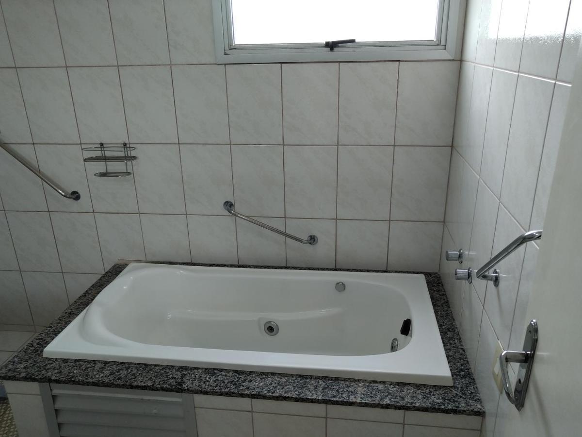 Hidro: Luxo Com 2 Quartos E Bebidas à Beira Da Piscina