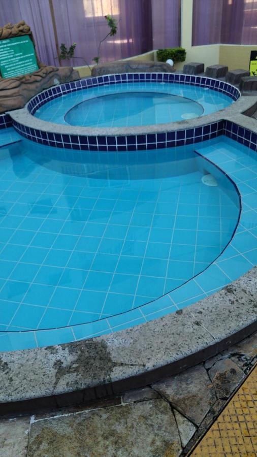 Apartment Hidro: Luxo Com 2 Quartos E Bebidas à Beira Da Piscina Caldas Novas