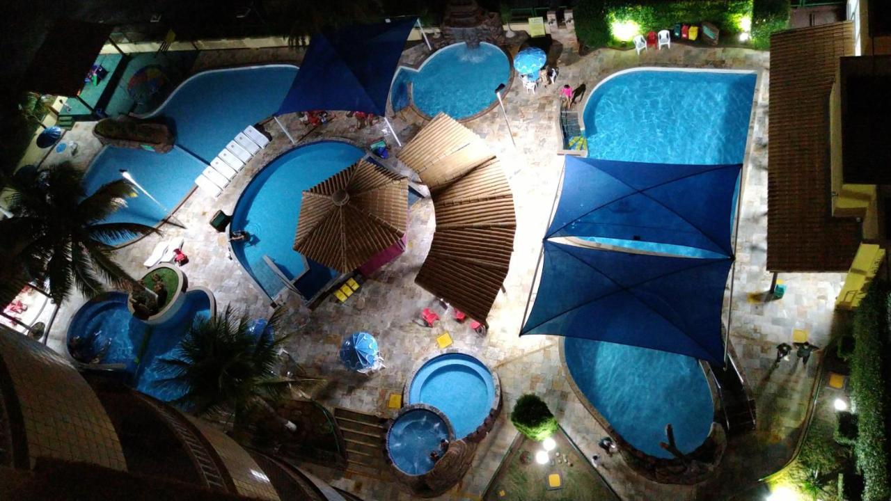 Hidro: Luxo Com 2 Quartos E Bebidas à Beira Da Piscina Caldas Novas
